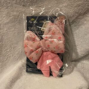 Itzy Ritzy Sweetie Soother Pink Bow